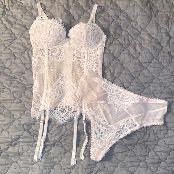 Victoria's Secret Lace Bustier, Bralette, & Matching High Waist Panty Set BNWT - Picture 3 of 15